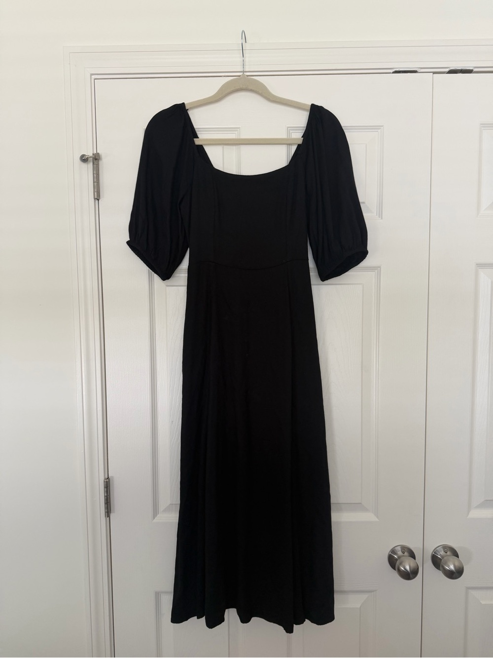 Classic Black Puff-Sleeve Midi Dress